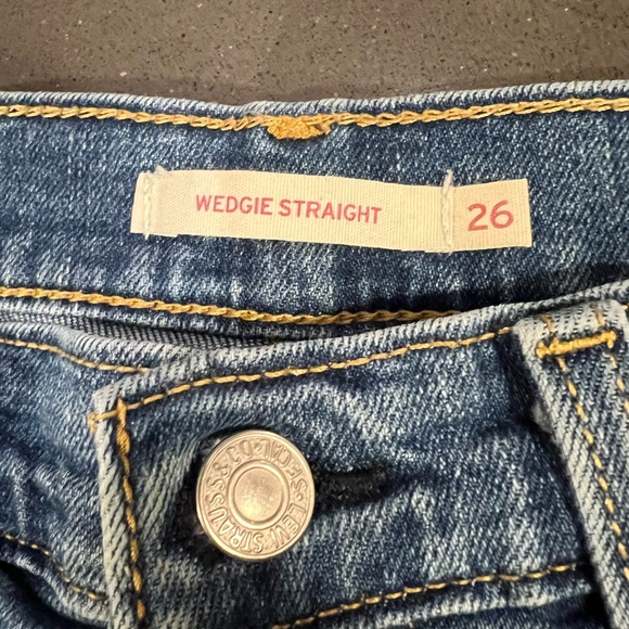 Levi’s Wedgie Fit Straight Leg Jeans - Picture 4 of 5